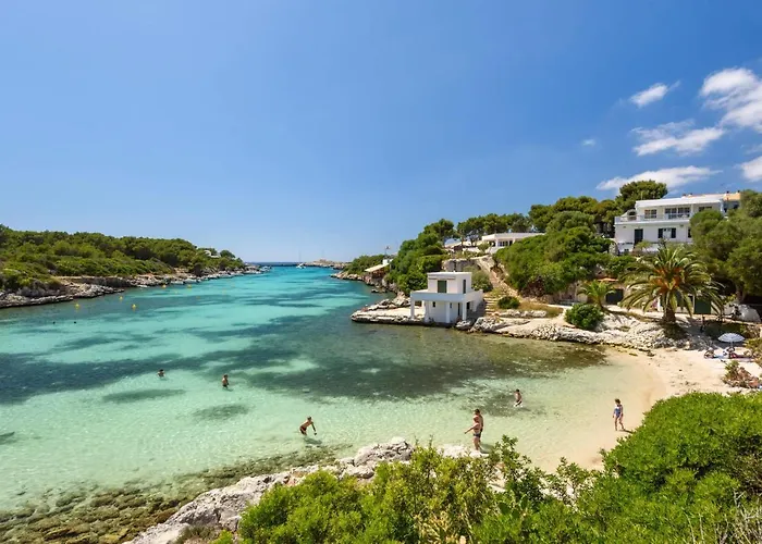 Maria Isabel Villa *